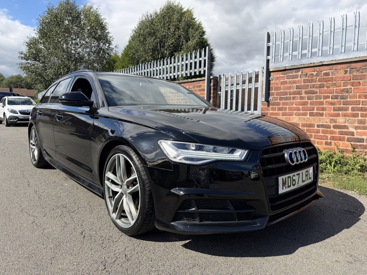 Audi A6 Avant - image 1 of 23