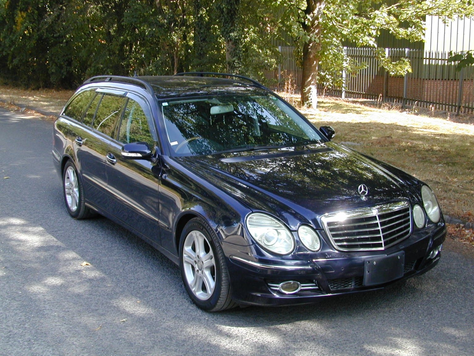 Mercedes-Benz E Class - image 1 of 28