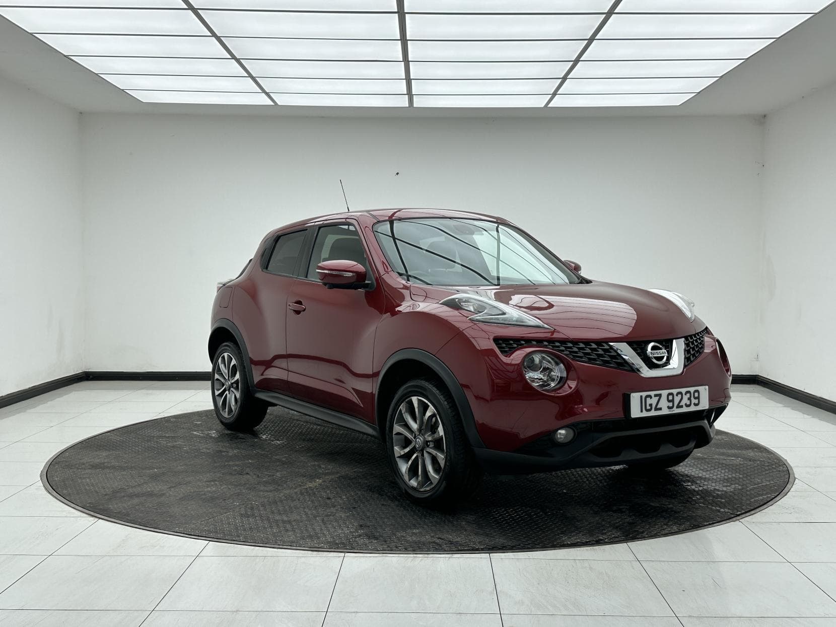 Nissan Juke - image 1 of 51