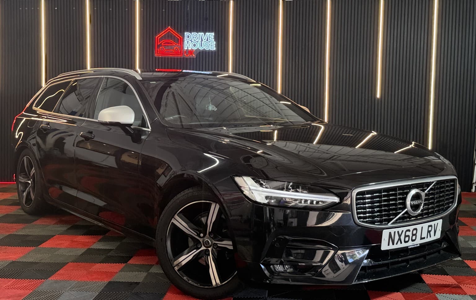 Volvo V90 - image 1 of 18