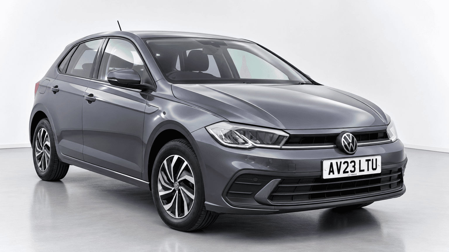Volkswagen Polo - image 1 of 39