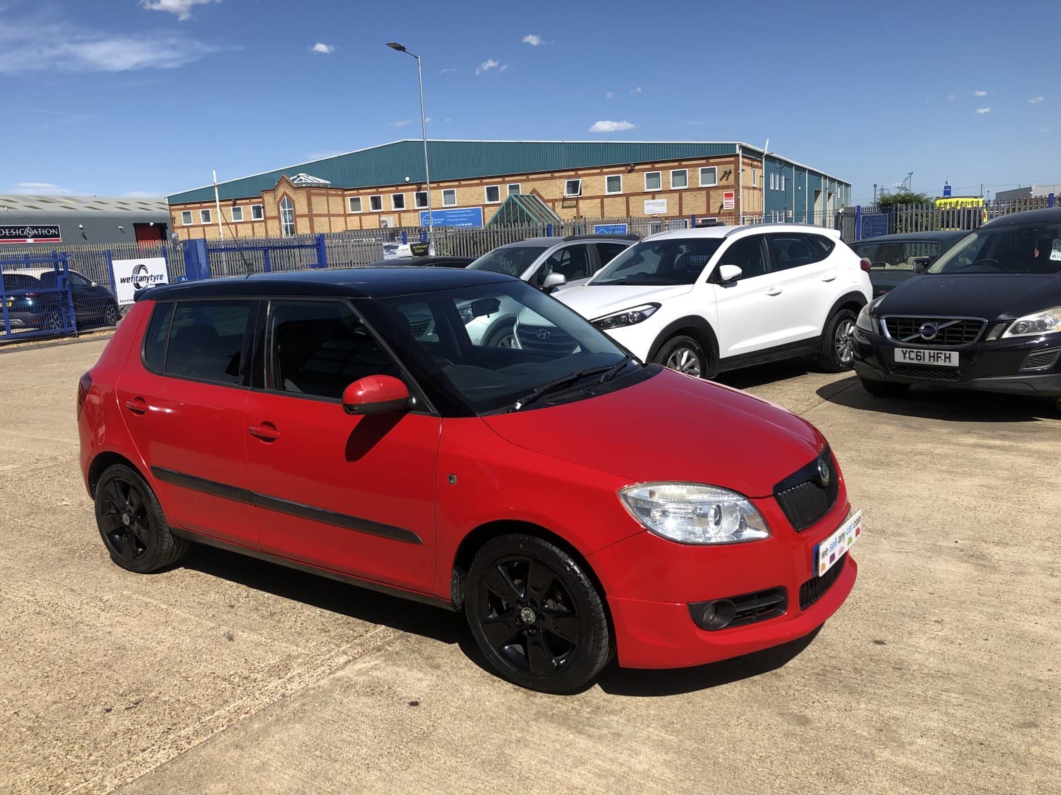 Skoda Fabia - image 1 of 26