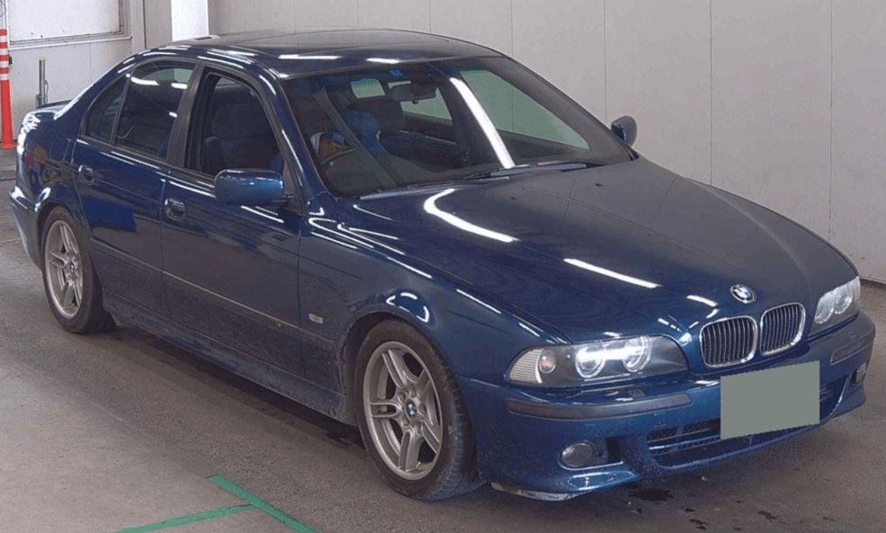 BMW 5 Series - image 1 of 12