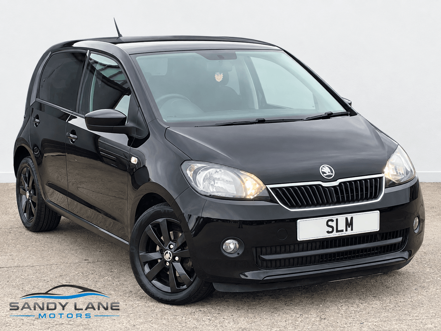 Skoda Citigo - image 1 of 21