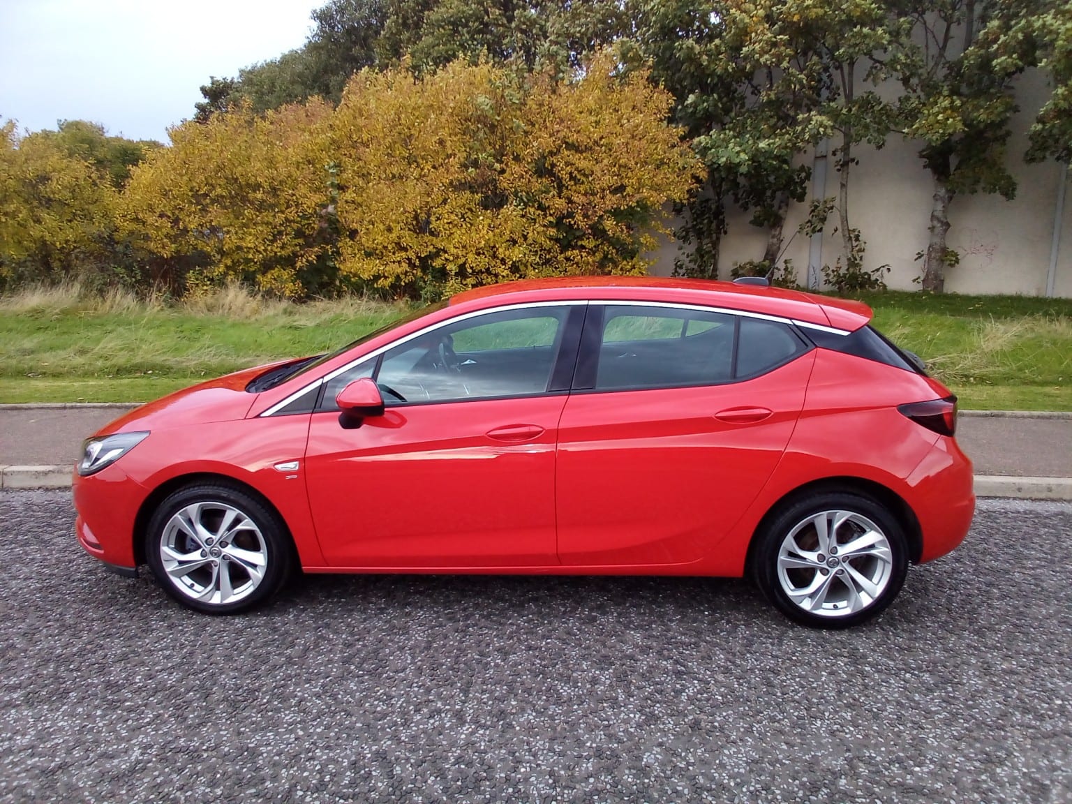 Vauxhall Astra - image 1 of 14