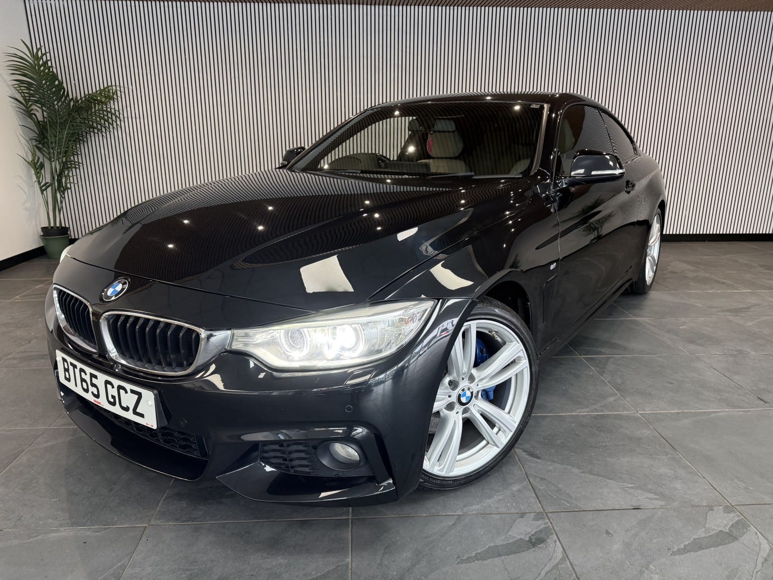 BMW 4 Series - image 1 of 30