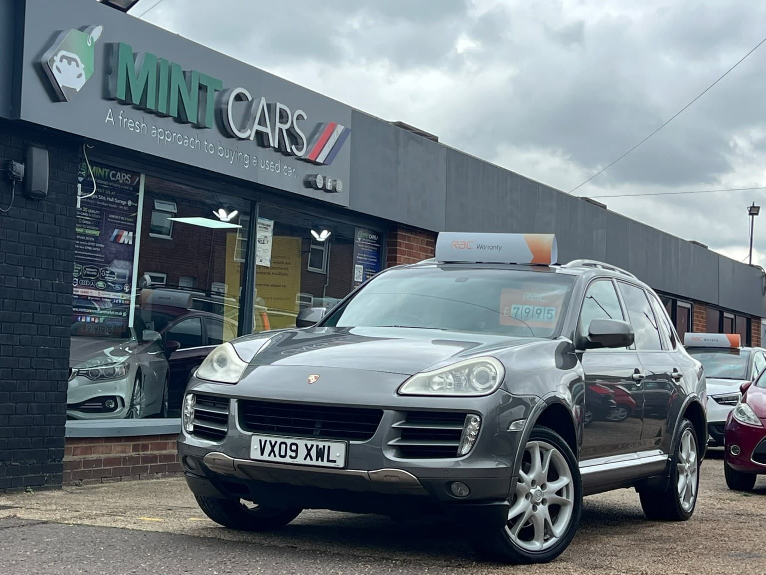 Porsche Cayenne - image 1 of 54