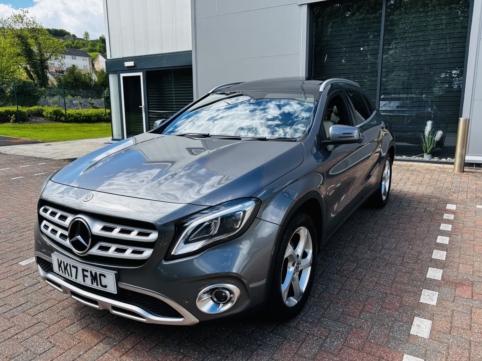 Mercedes-Benz GLA - image 1 of 63