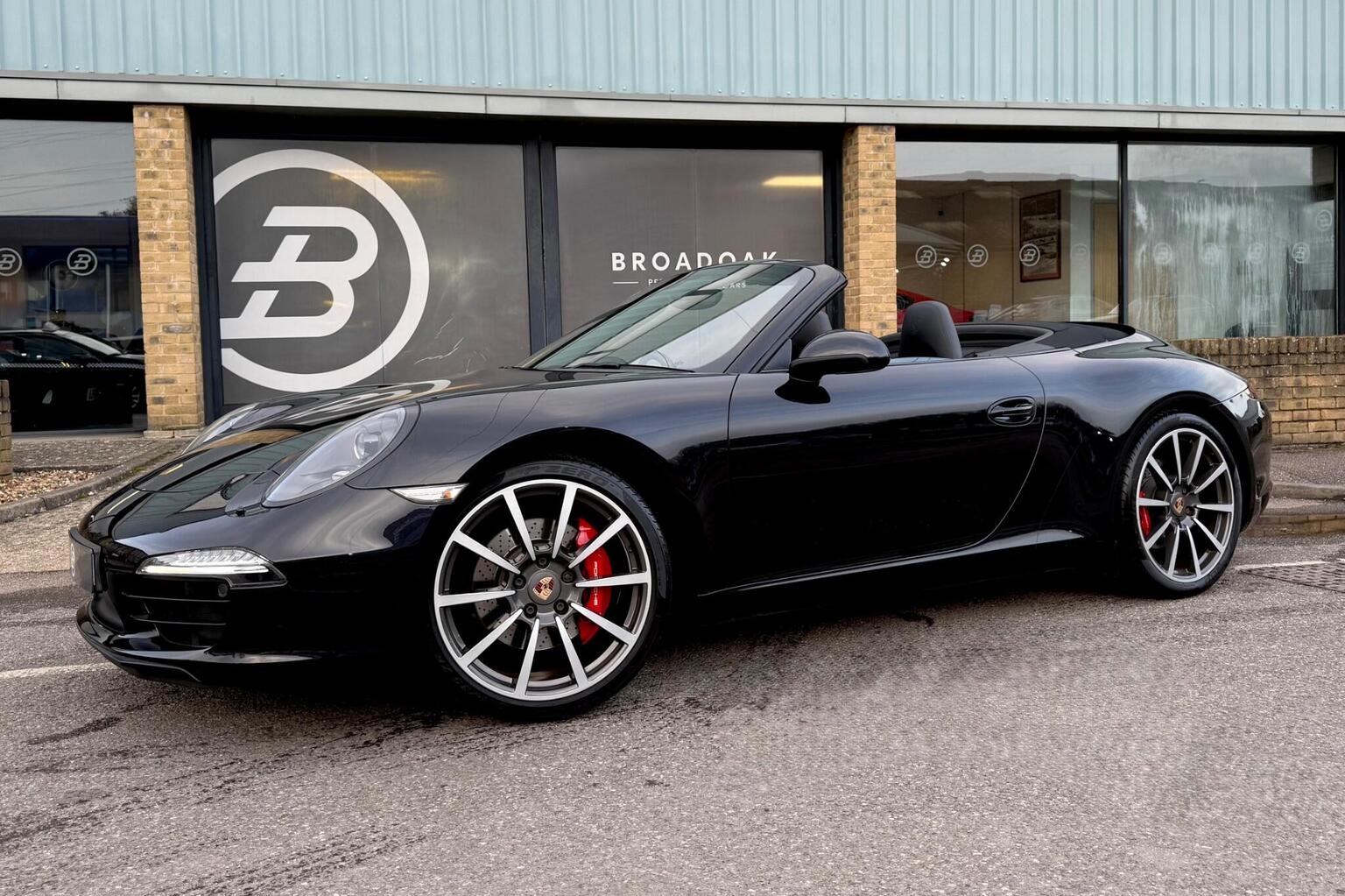 Porsche 911 - image 1 of 73