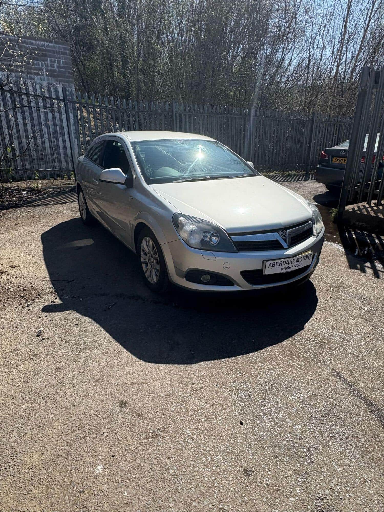 Vauxhall Astra - image 1 of 8