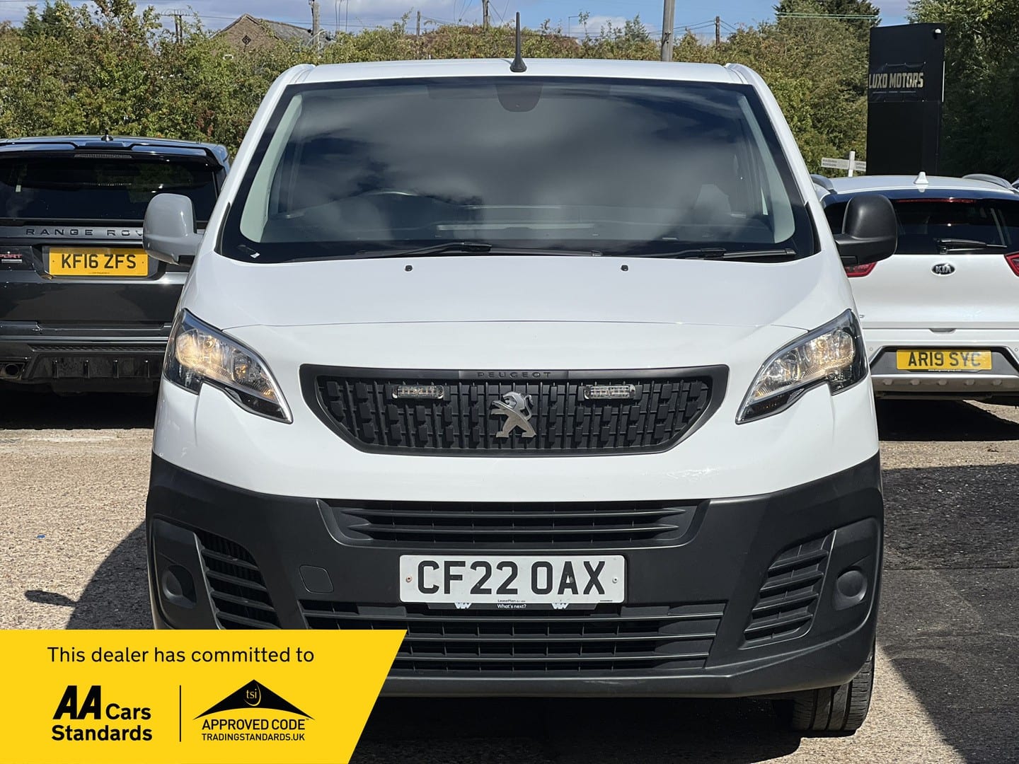 Peugeot Expert - image 1 of 41