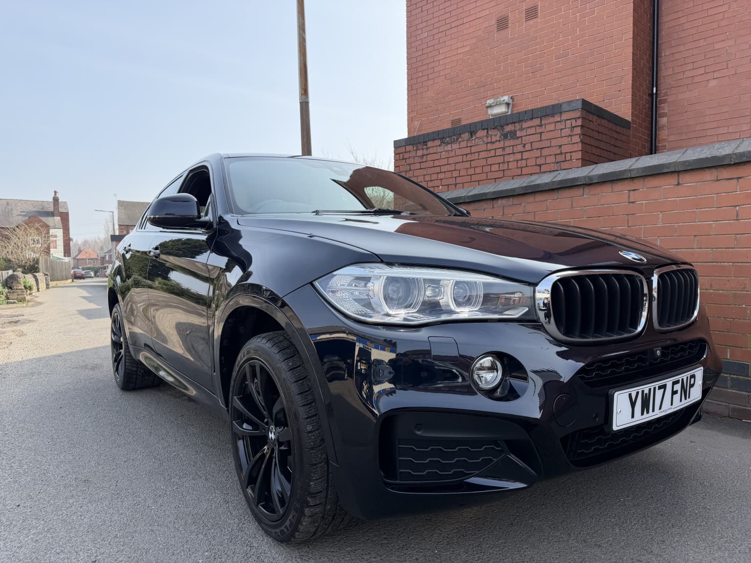 BMW X6 - image 1 of 6