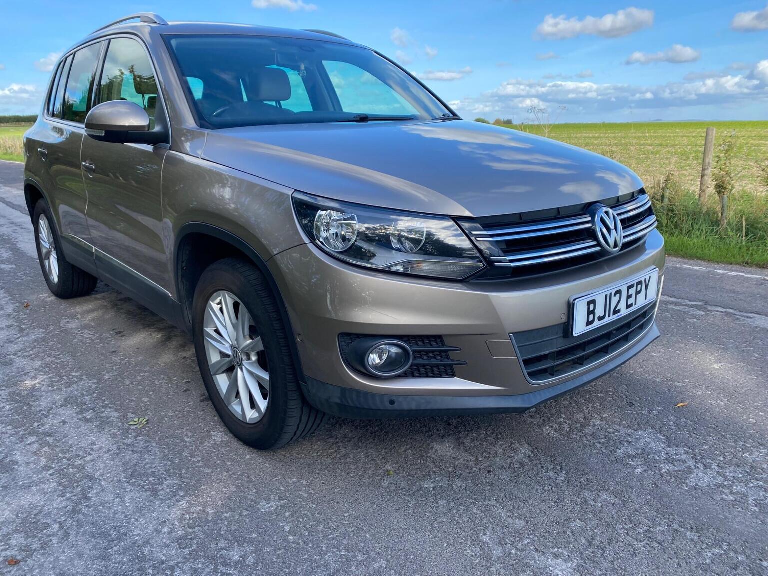 Volkswagen Tiguan - image 1 of 42
