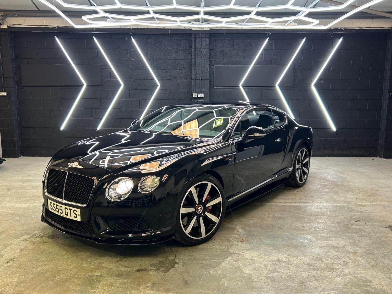 Bentley Continental - image 1 of 55