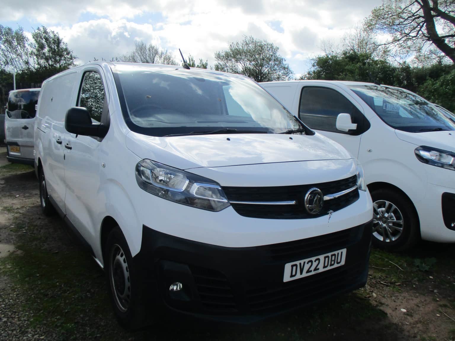 Vauxhall Vivaro - image 1 of 9