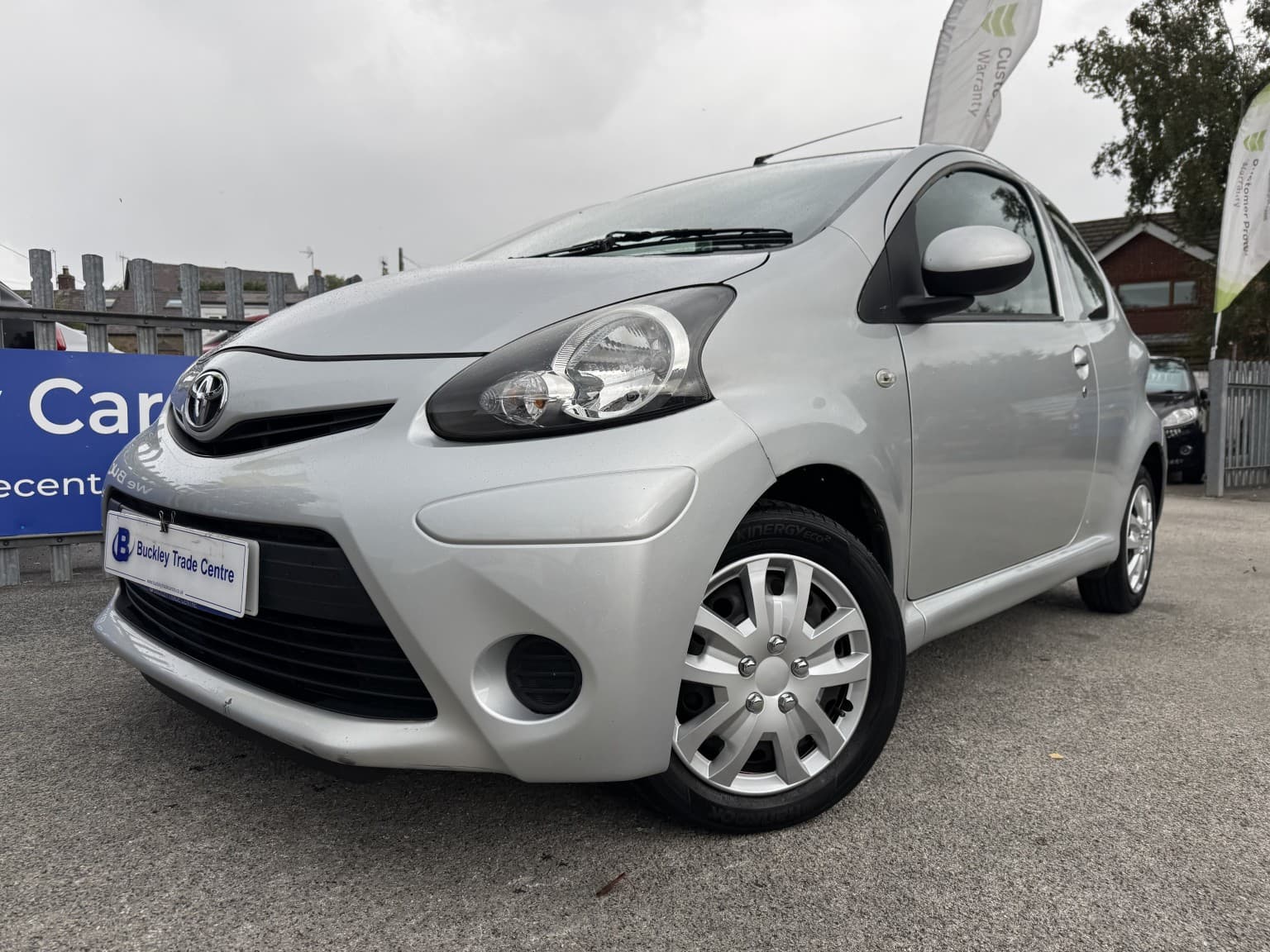 Toyota Aygo - image 1 of 33