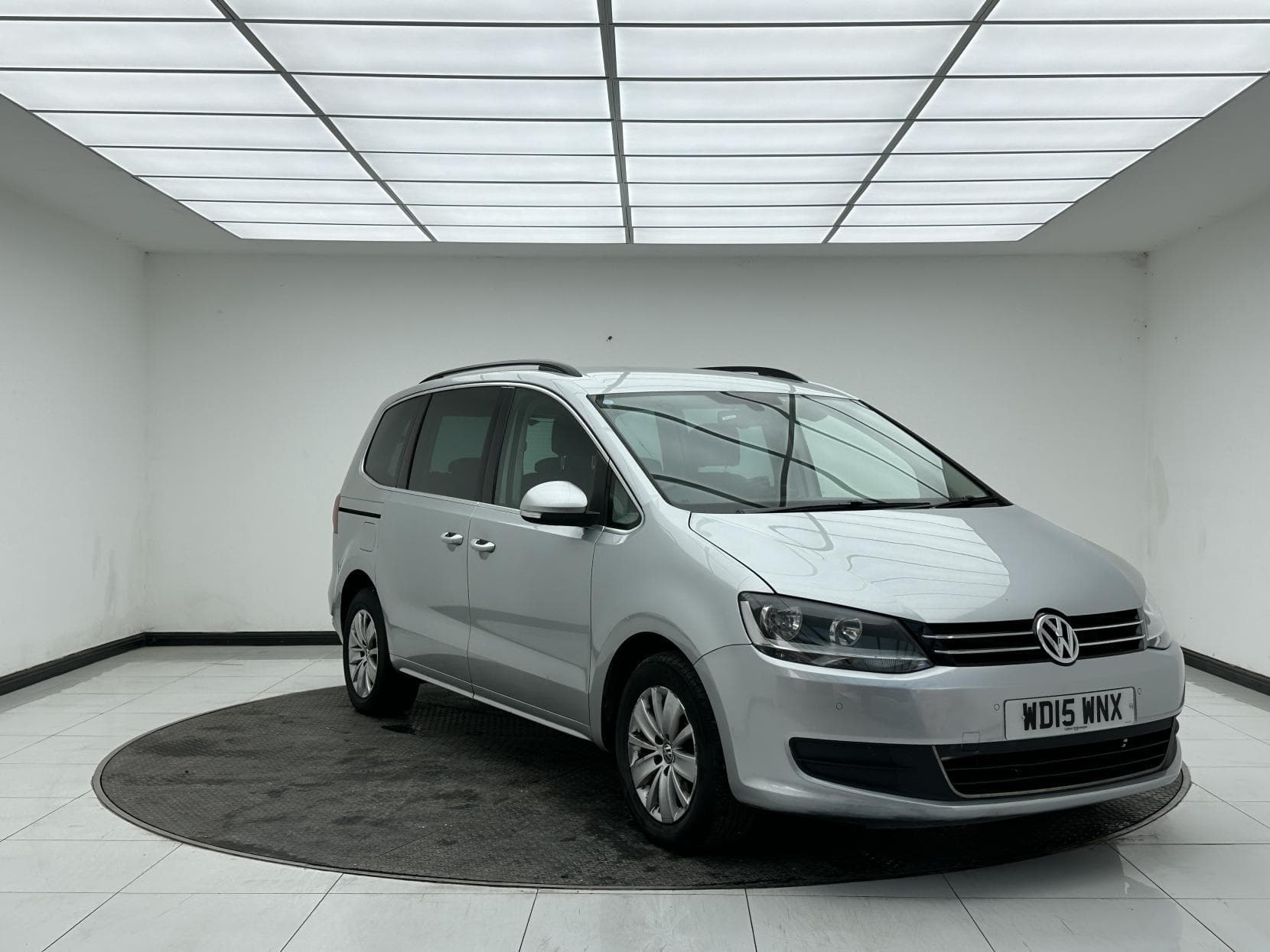 2015 Volkswagen Sharan 2.0 TDI BlueMotion Tech SE MPV 5dr — photo 1 of 48
