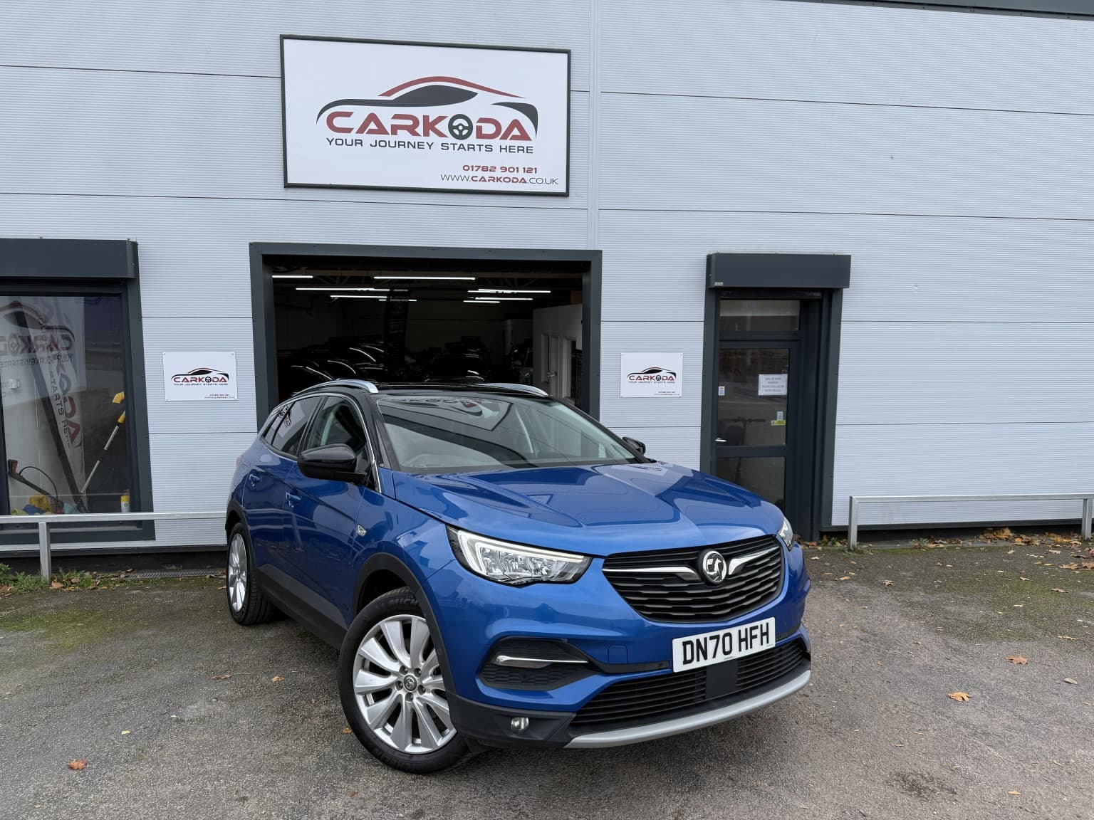 Vauxhall Grandland X - image 1 of 92