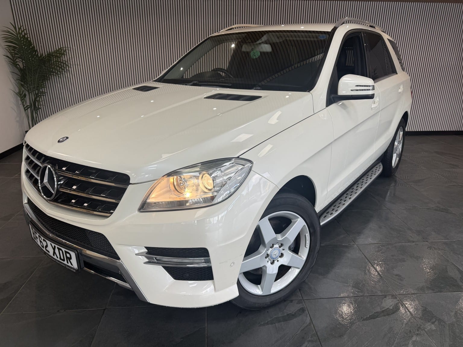 Mercedes-Benz M Class - image 1 of 22