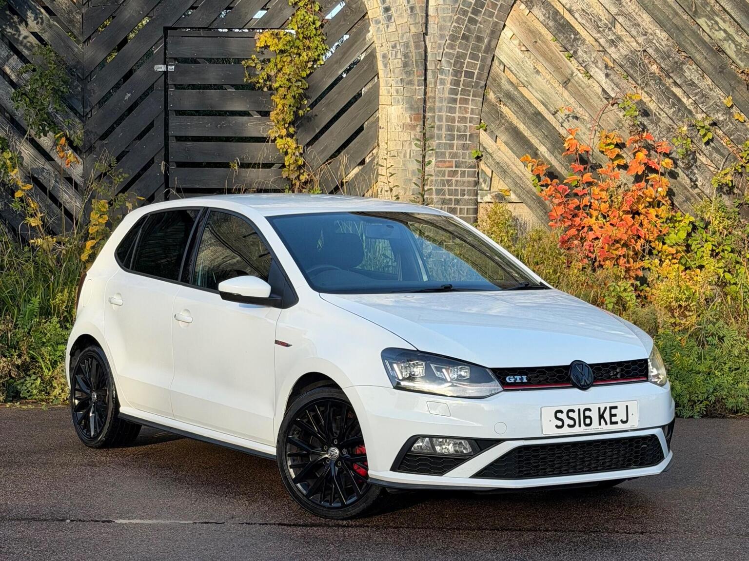 Volkswagen Polo - image 1 of 55