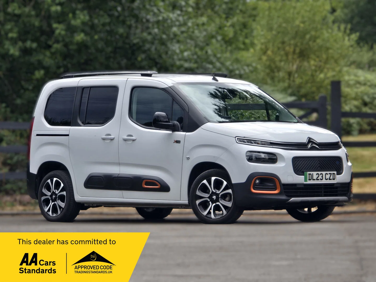 Citroen E-Berlingo - image 1 of 21