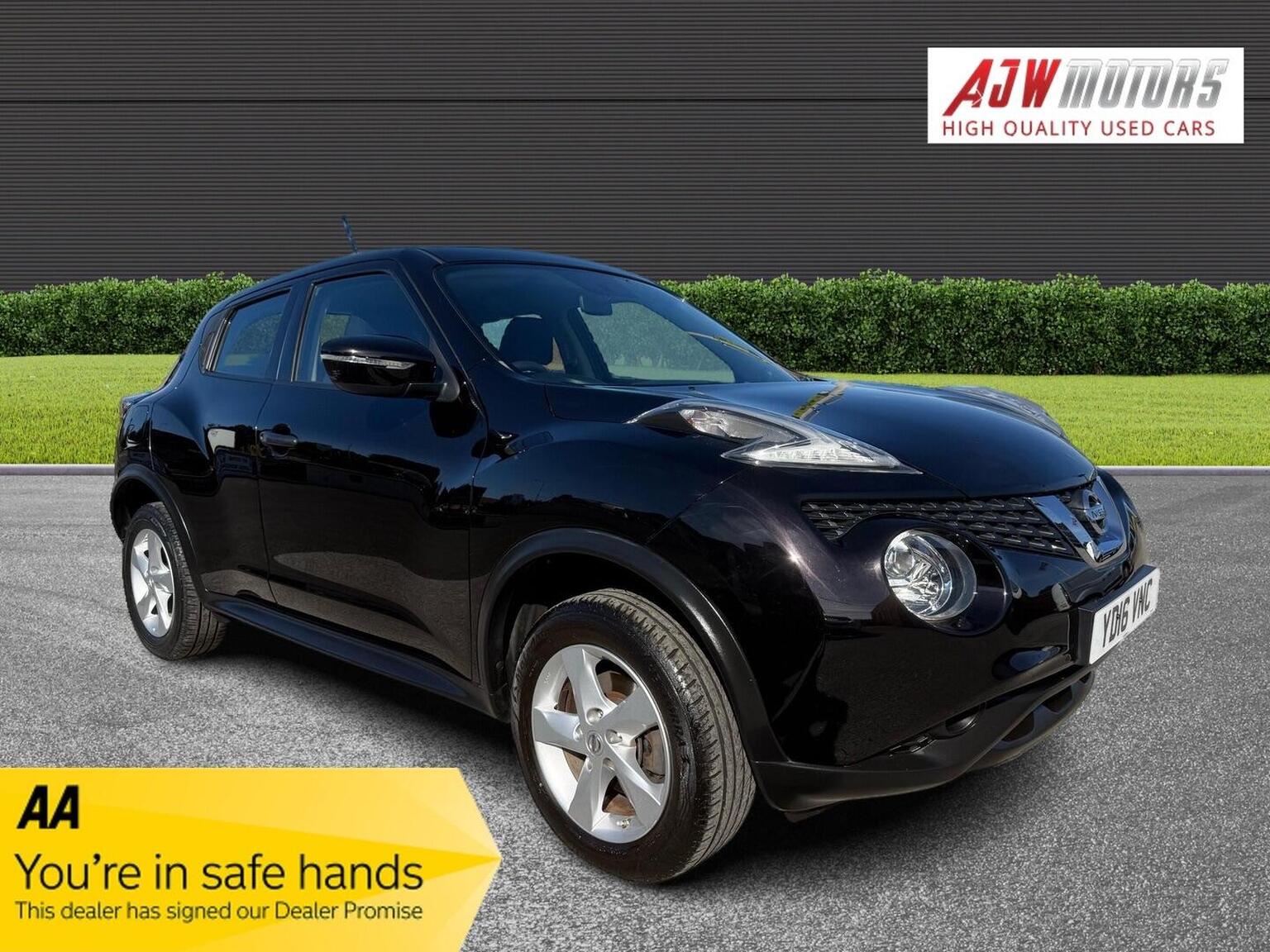 Nissan Juke - image 1 of 32
