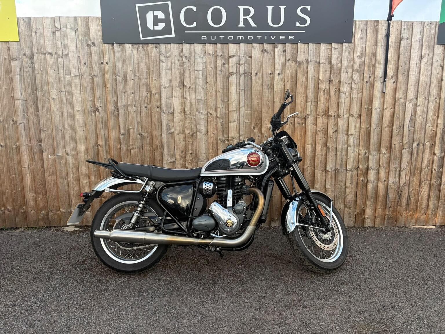 BSA Gold Star - image 1 of 20