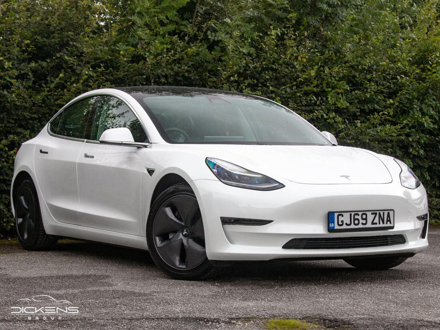Tesla Model 3 - image 1 of 27
