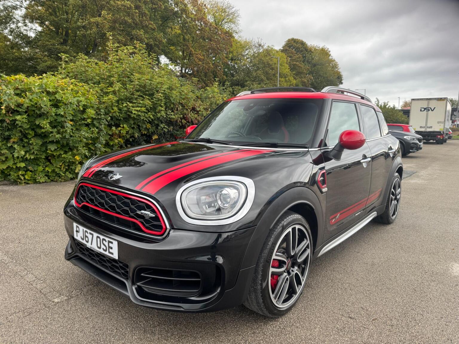 MINI Countryman - image 1 of 64