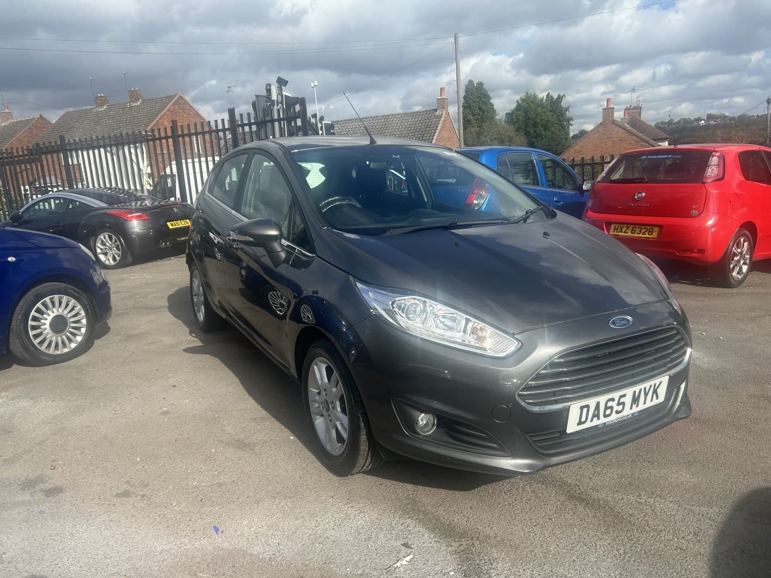 Ford Fiesta - image 1 of 58