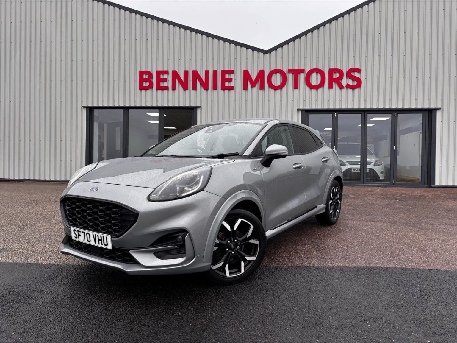 Ford Puma - image 1 of 33
