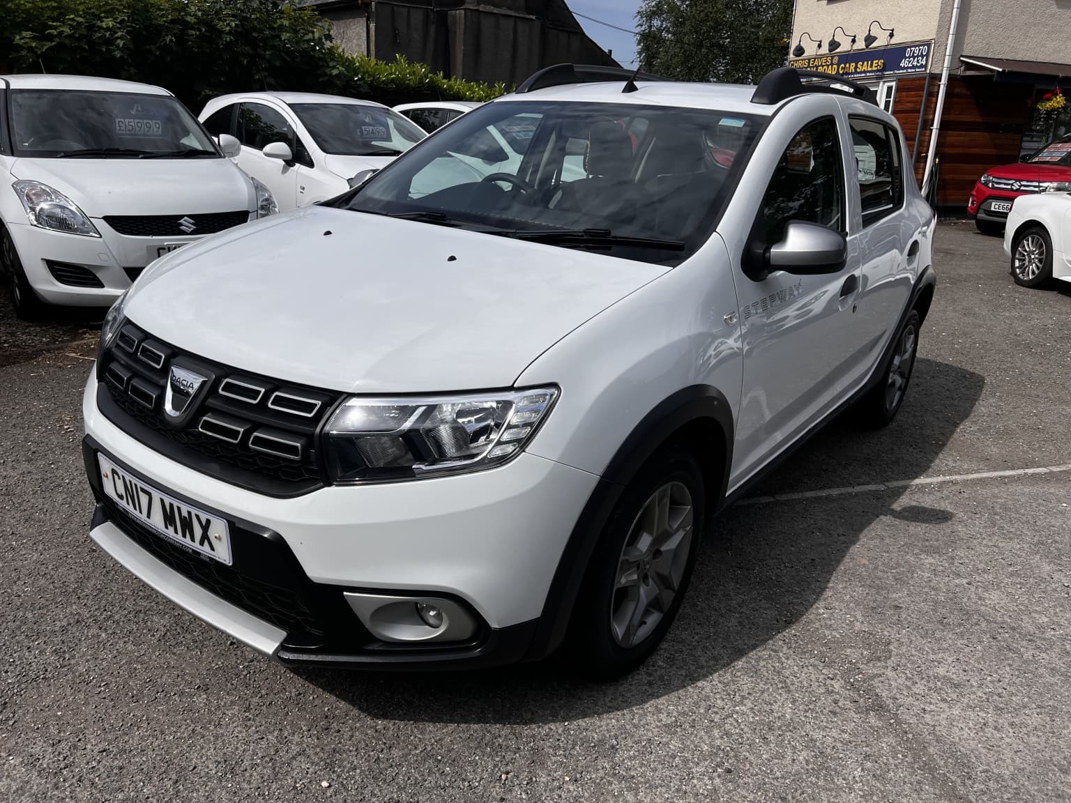 Dacia Sandero Stepway - image 1 of 25