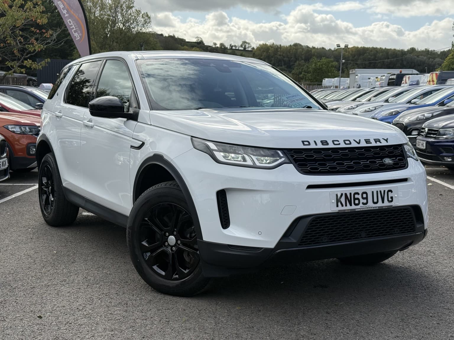 Land Rover Discovery Sport - image 1 of 60