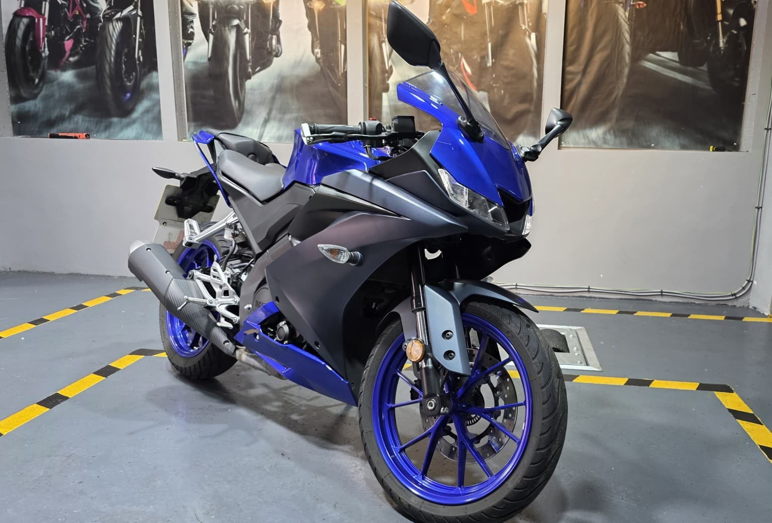Yamaha R125 - image 1 of 34
