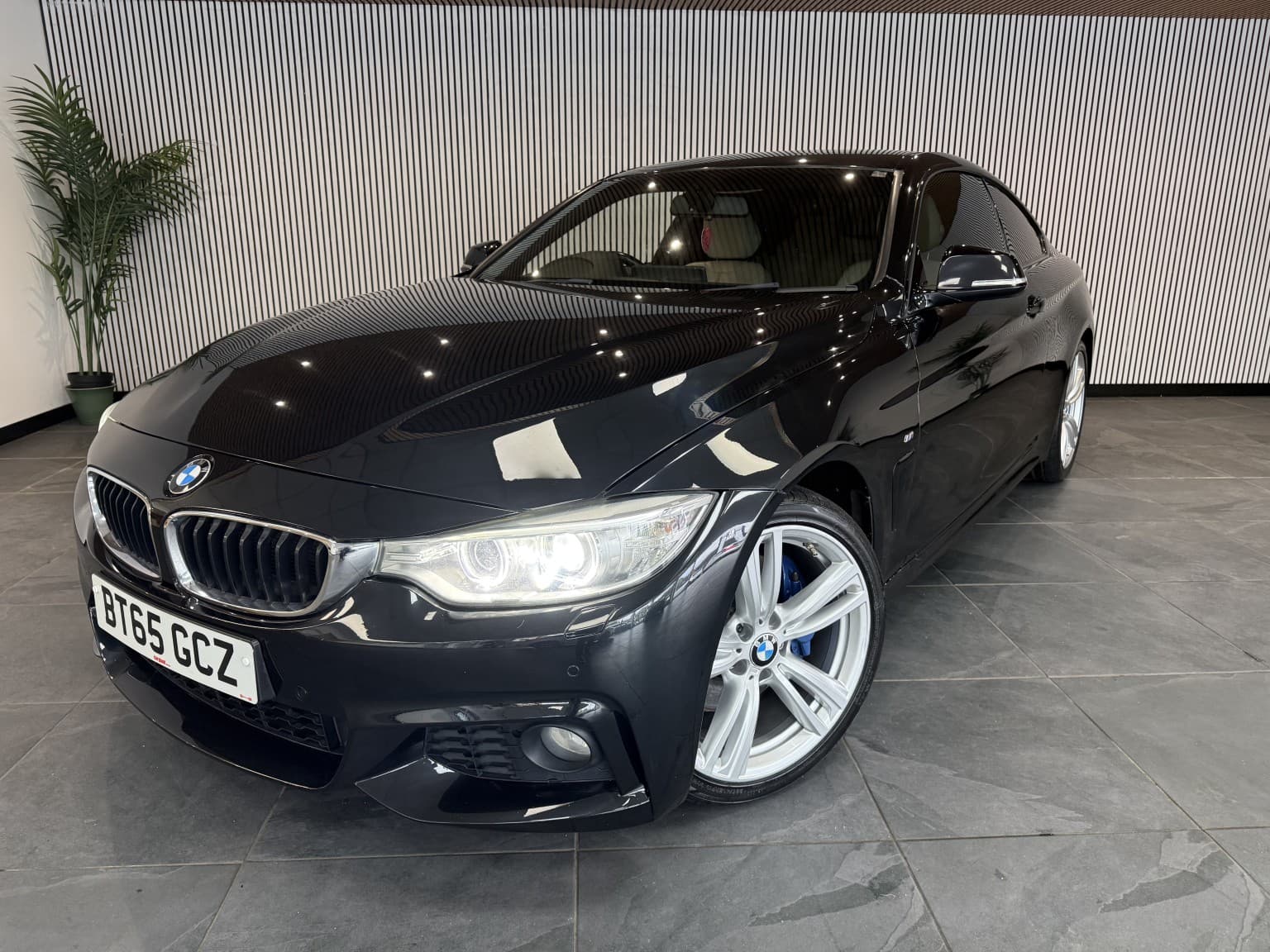 BMW 4 Series - image 1 of 29