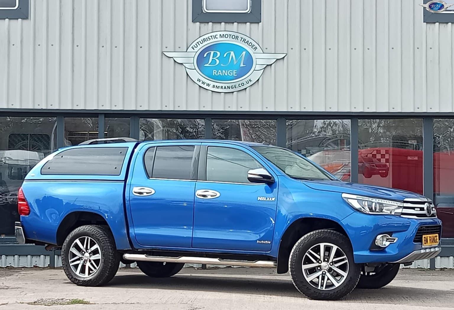 Toyota Hilux - image 1 of 20