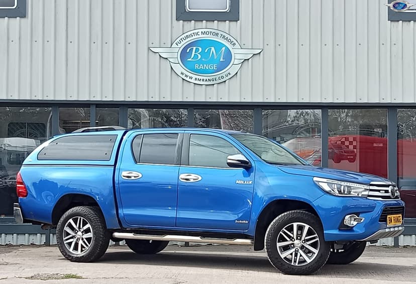 2017 TOYOTA HILUX