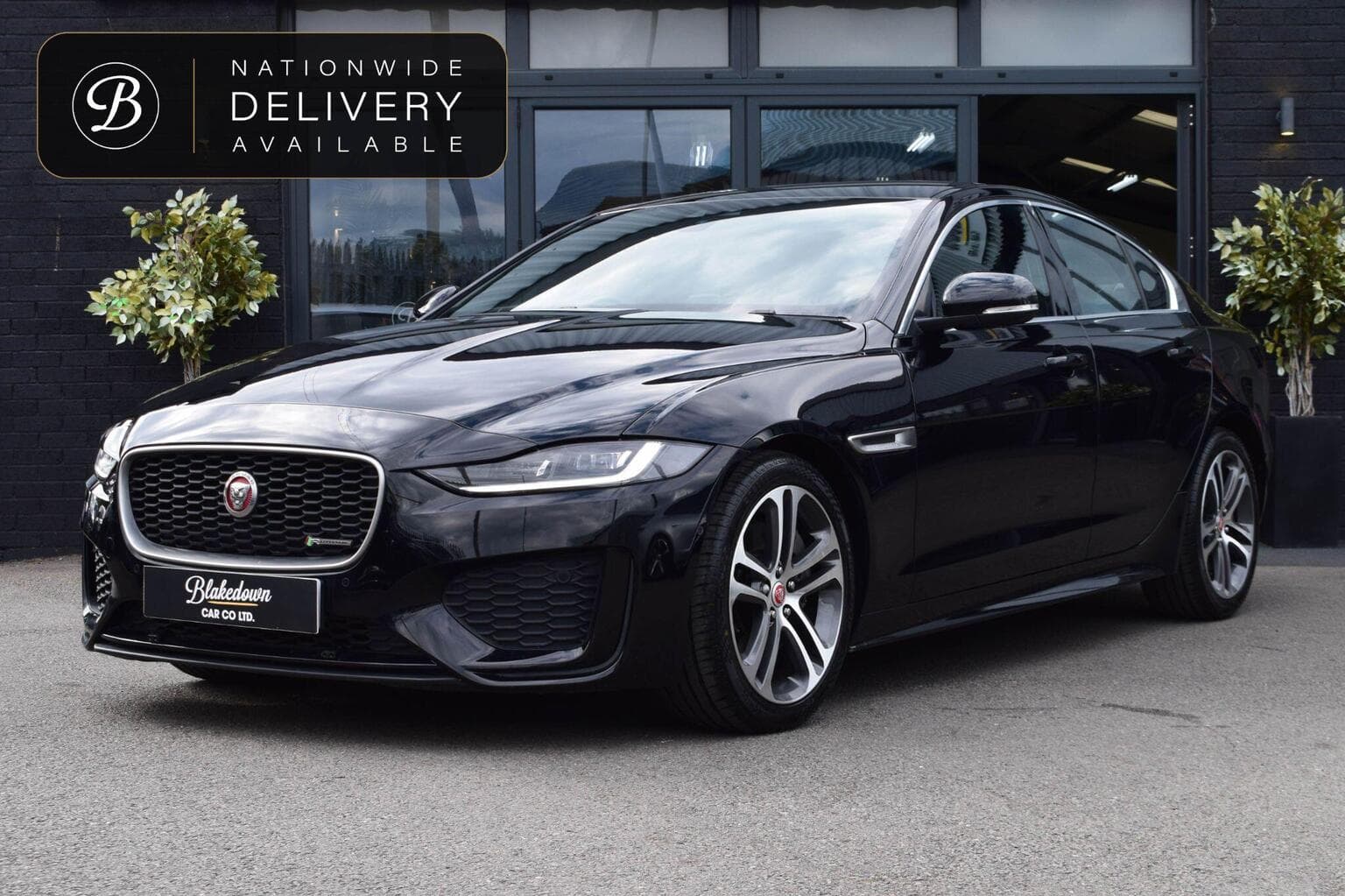 Jaguar XE - image 1 of 44