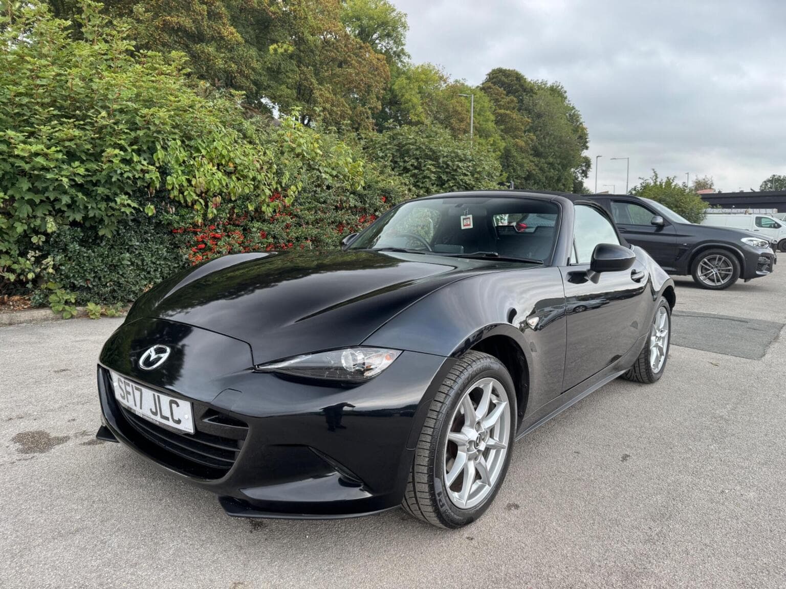 Mazda MX-5 - image 1 of 56