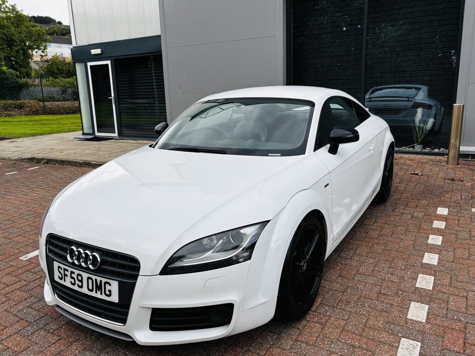 Audi TT - image 1 of 47