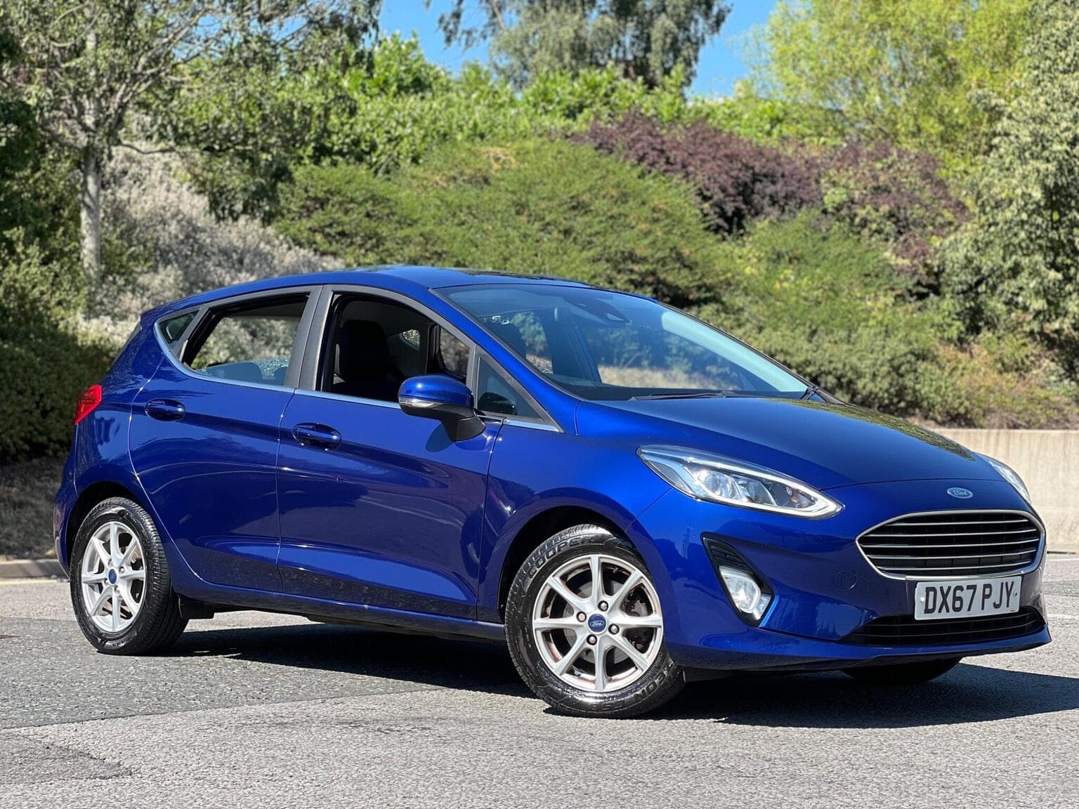 Ford Fiesta - image 1 of 34