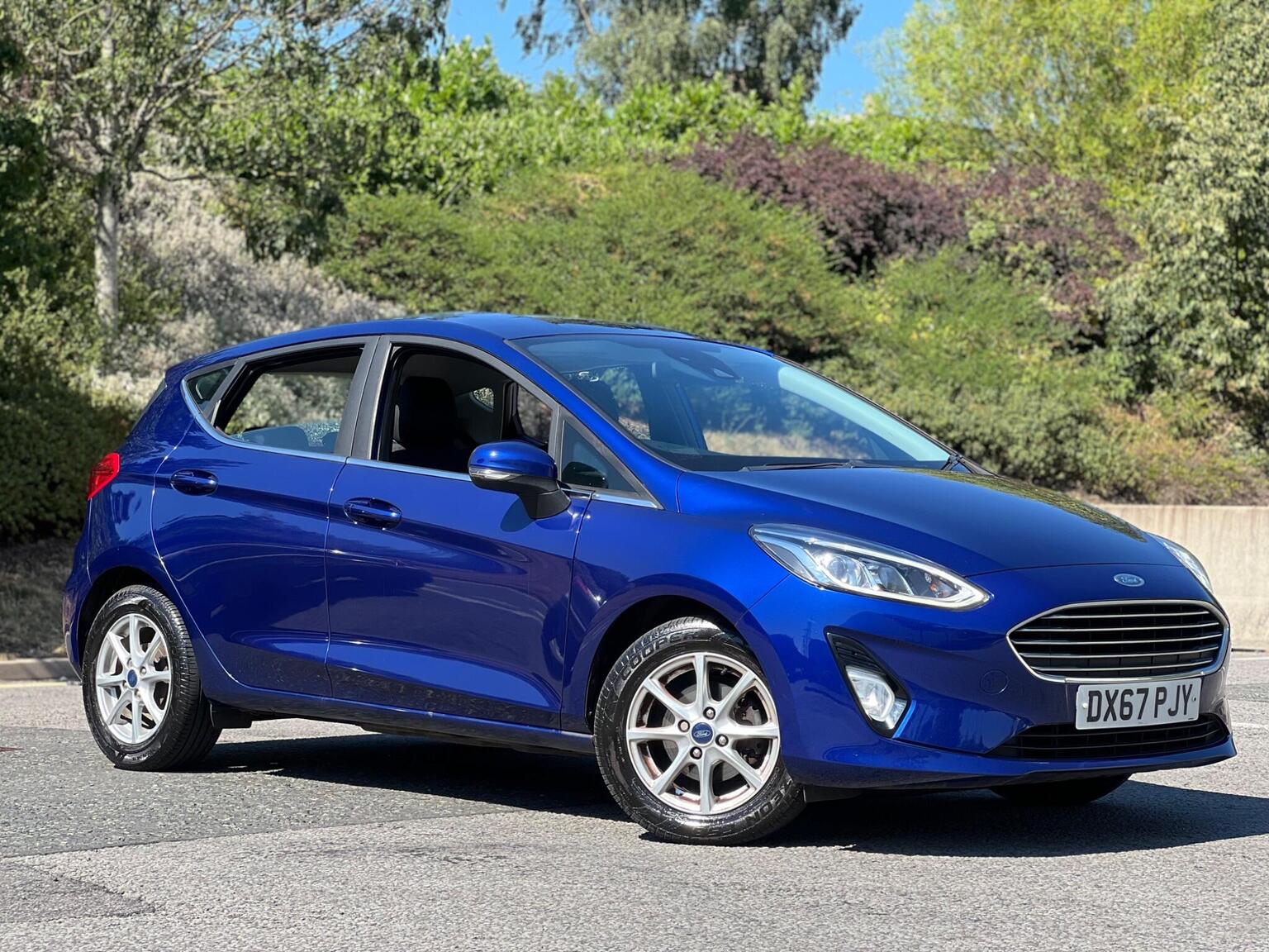 Ford Fiesta - image 1 of 34