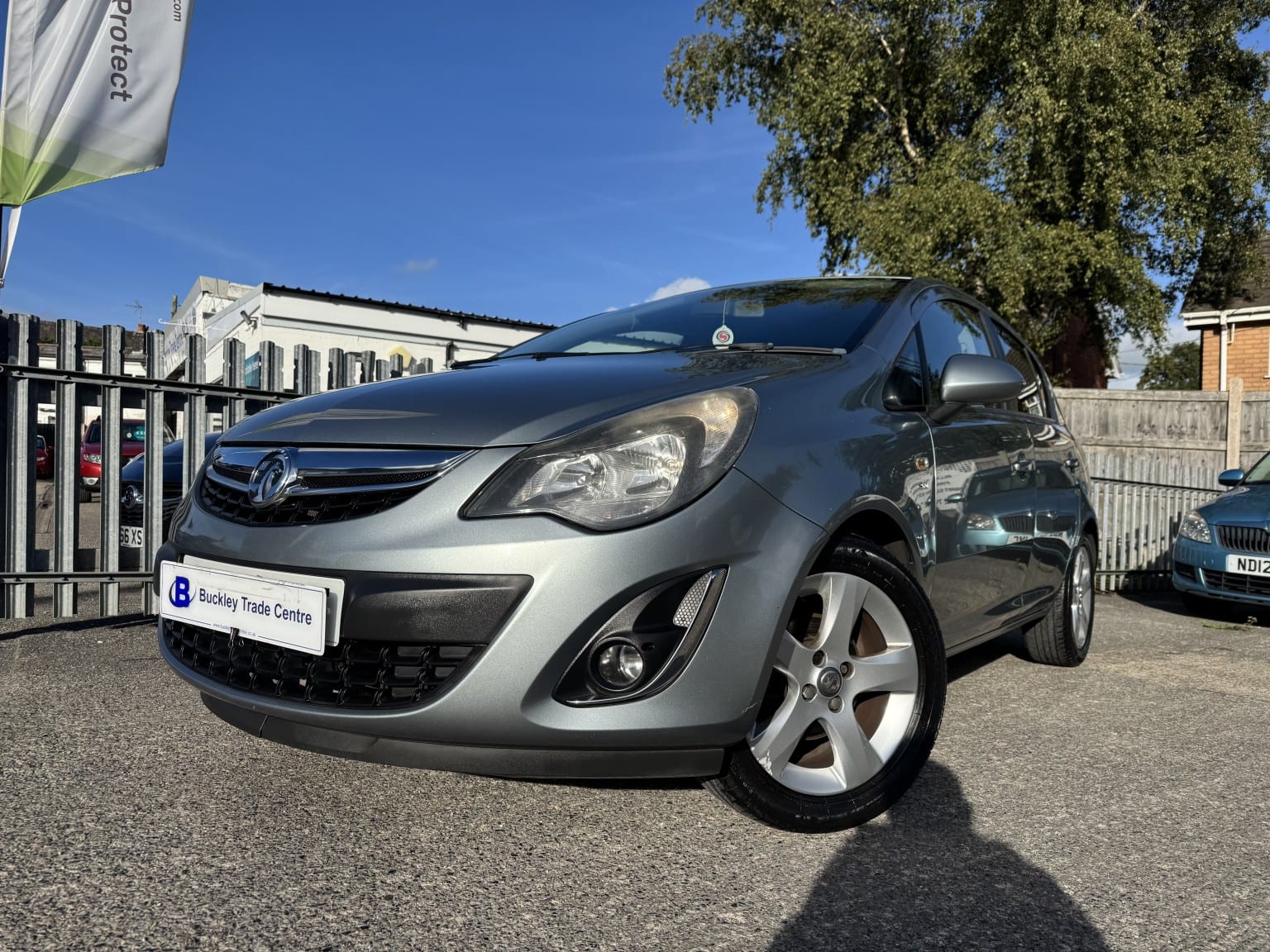 Vauxhall Corsa - image 1 of 33
