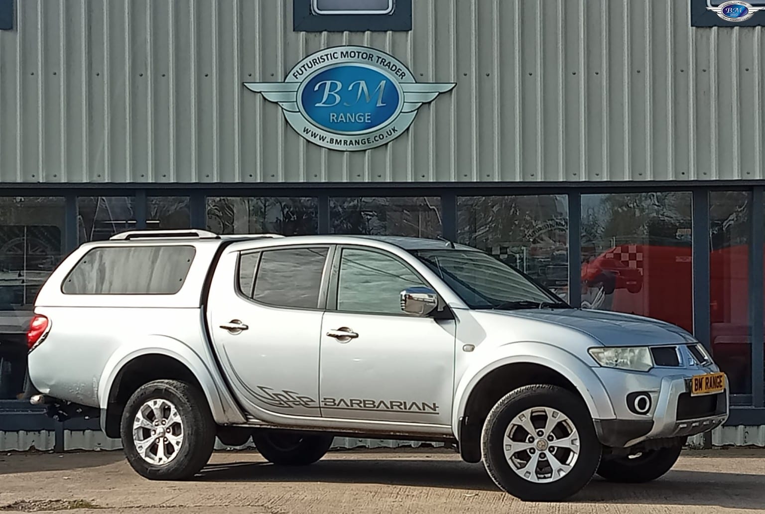 Mitsubishi L200 - image 1 of 21