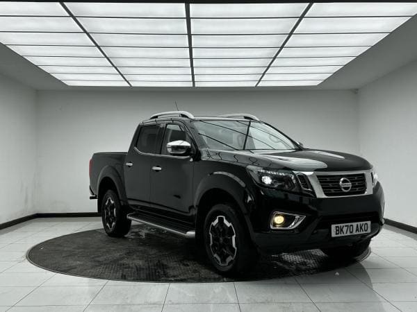Nissan Navara - image 1 of 57