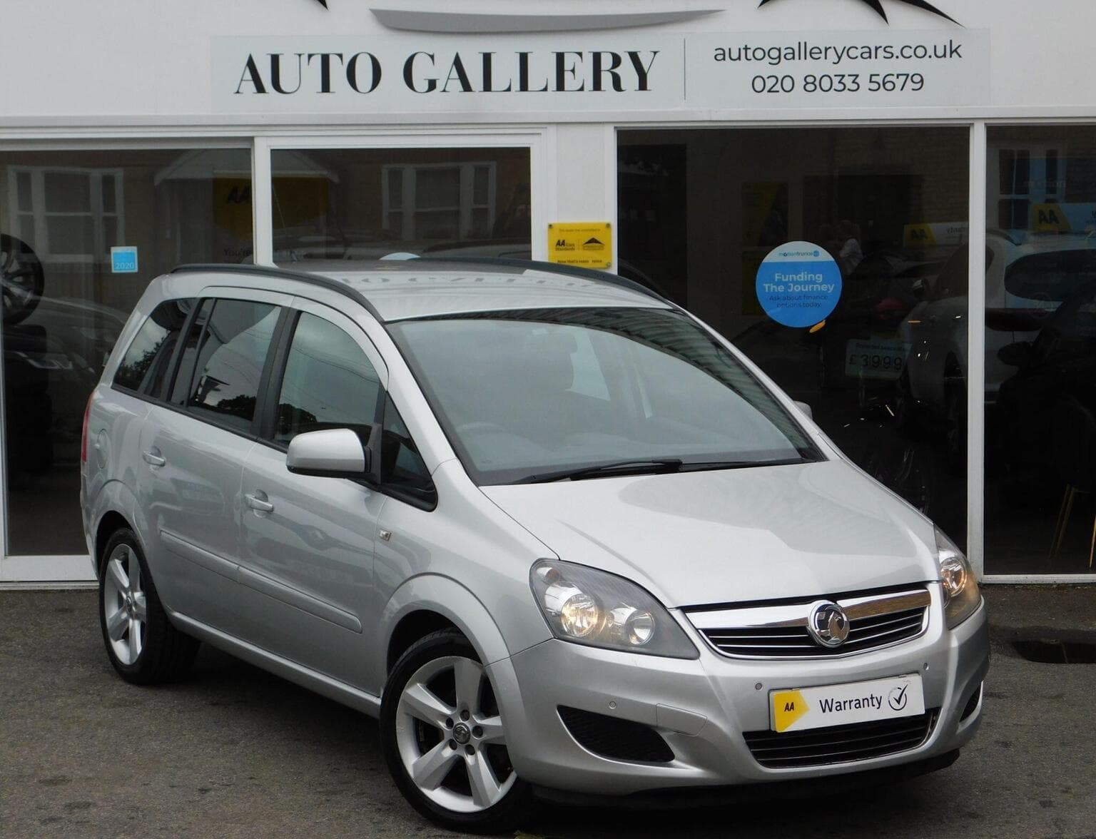 Vauxhall Zafira - image 1 of 100