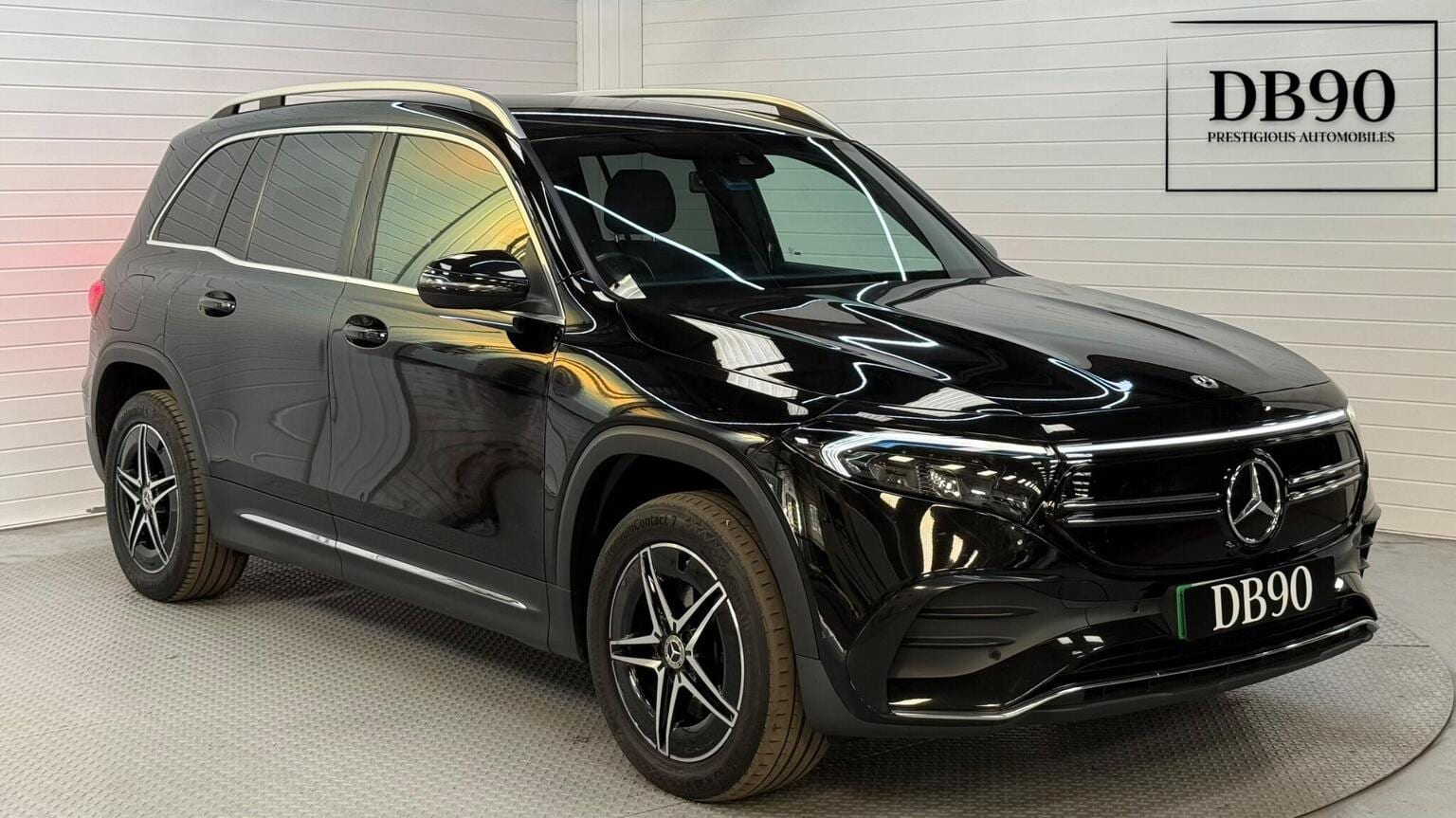 Mercedes-Benz EQB - image 1 of 58