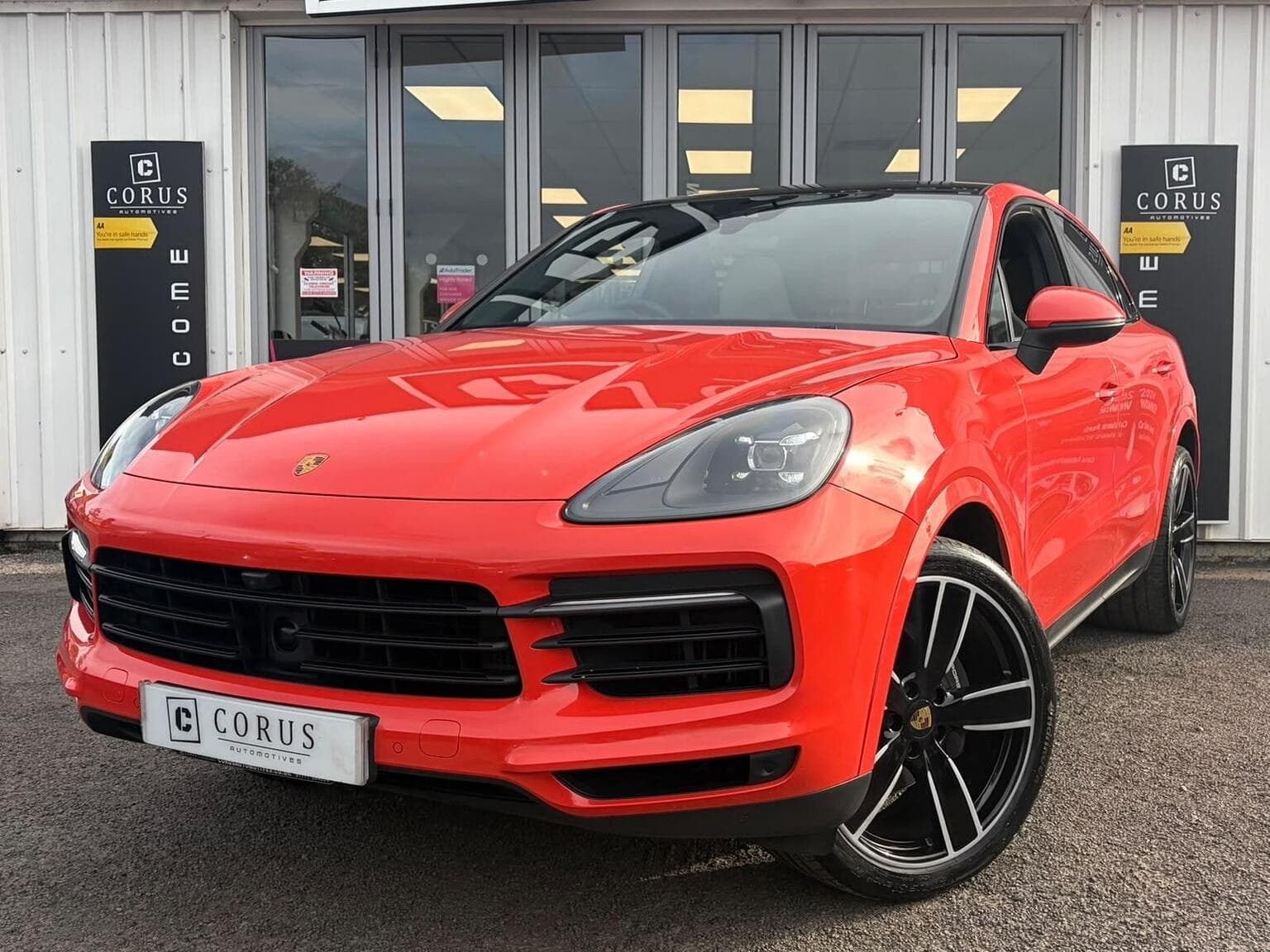 Porsche Cayenne - image 1 of 60