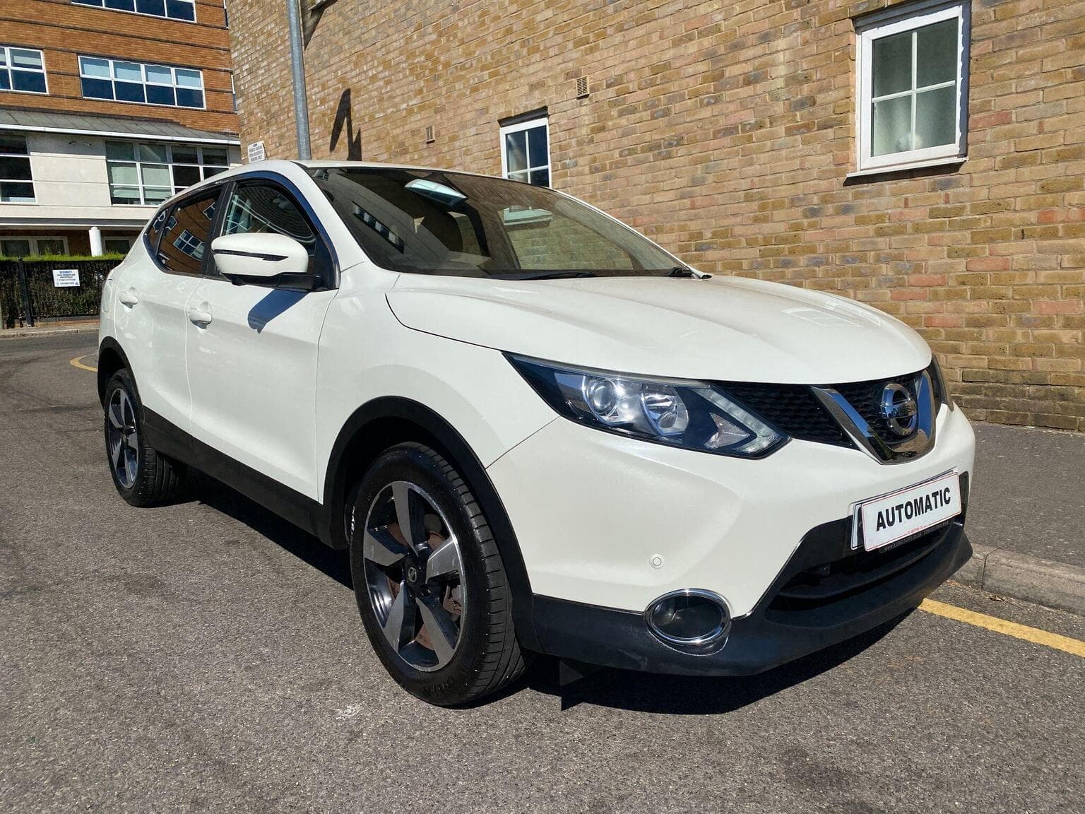Nissan Qashqai - image 1 of 6