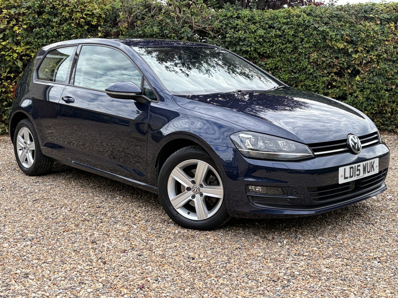 Volkswagen Golf - image 1 of 52